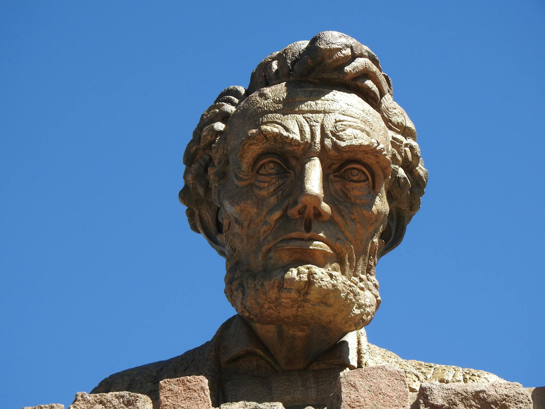 A depiction of the Lincoln-Douglas debates, showcasing the two figures facing each other in a historical setting. — famo…