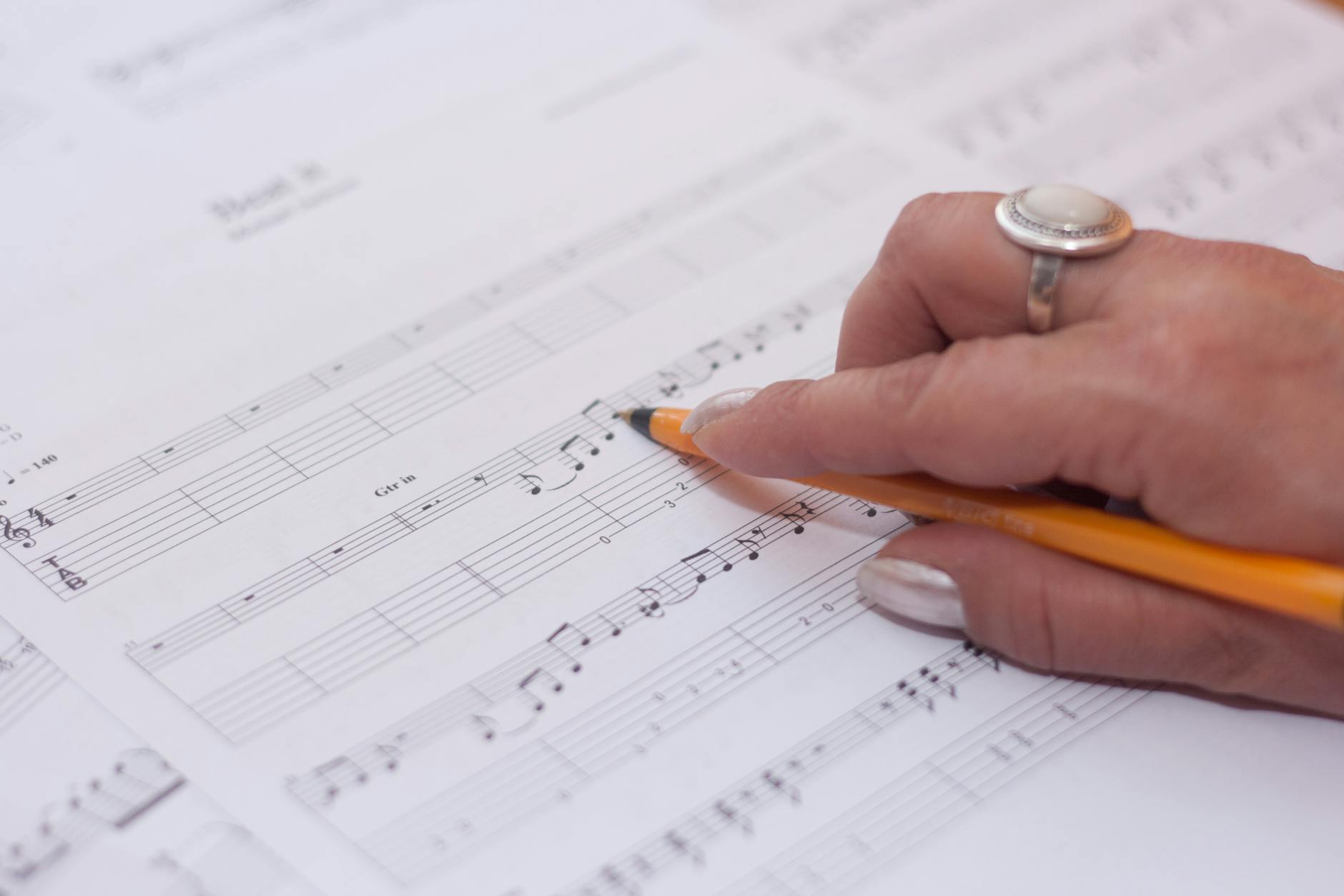 Close-up of a judge's score sheet with notes and criteria for evaluating debaters. — debate judging