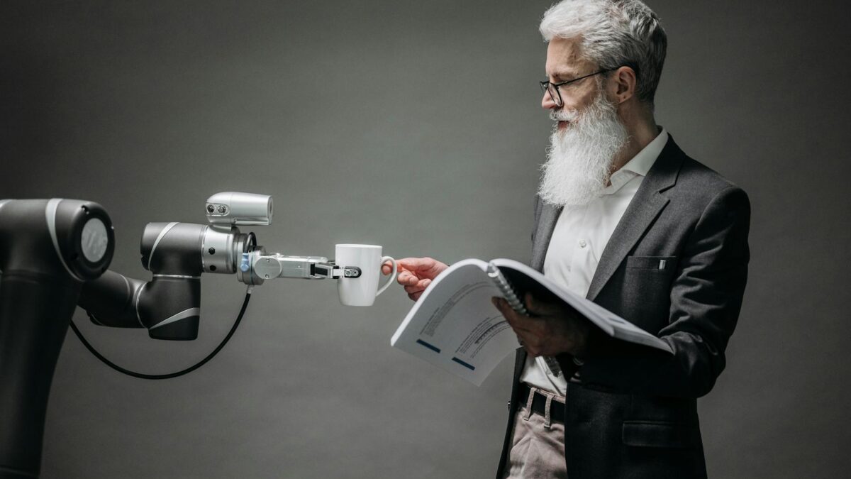 Is Technology Making Us Smarter? A Clever Debate