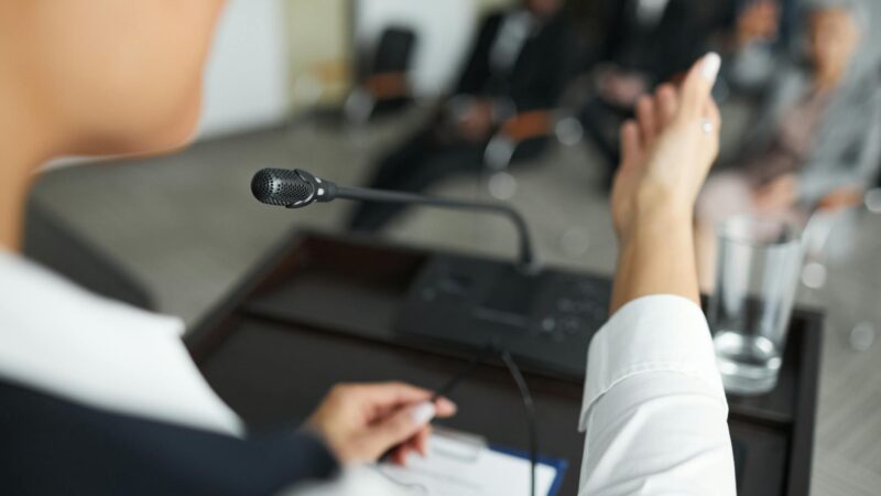 Moderator Tips for Facilitating a Clever Debate