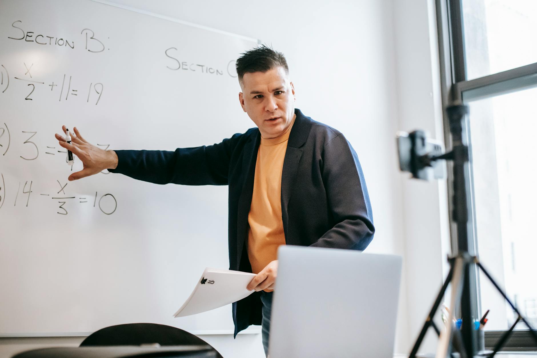 A teacher conducting a lesson using a digital learning platform. — education technology