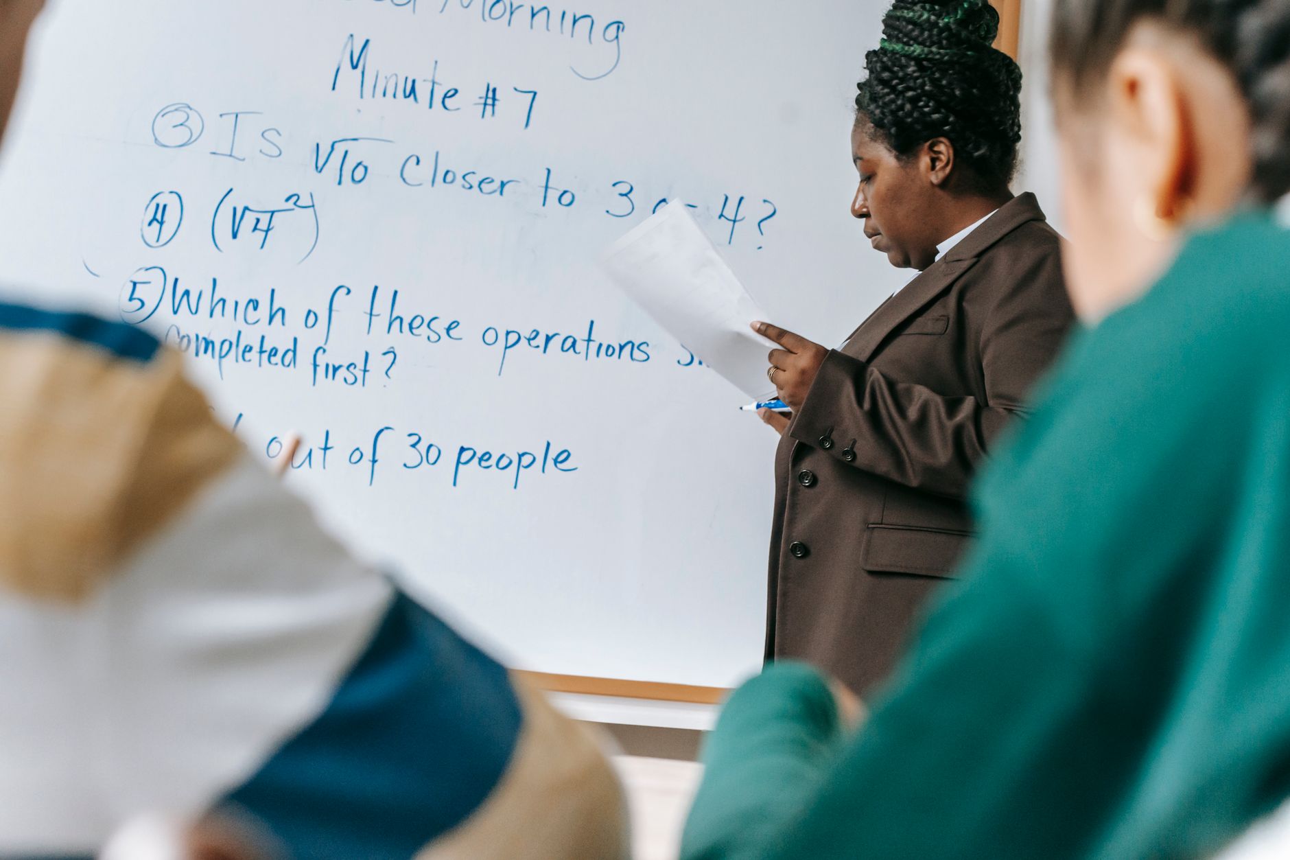 An infographic comparing traditional teaching methods with AI tutors and learning systems in the context of the education technology debate.