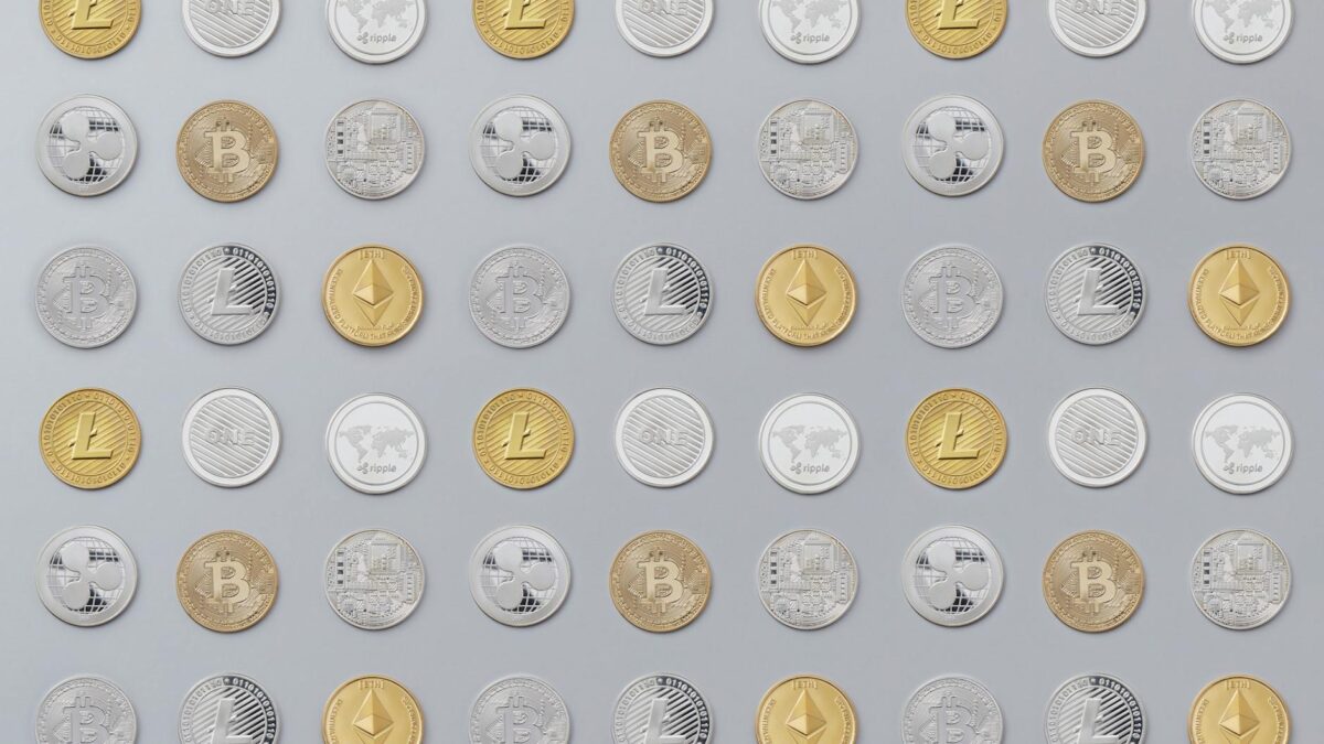 The Pros and Cons of Cryptocurrency: A Modern Debate