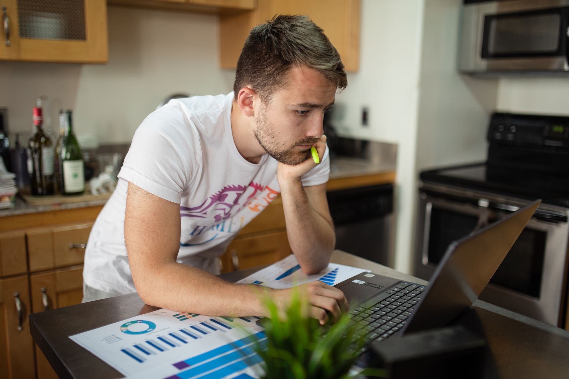 A chart comparing the benefits and challenges of remote work, designed to provide quick insights for employers and employe…