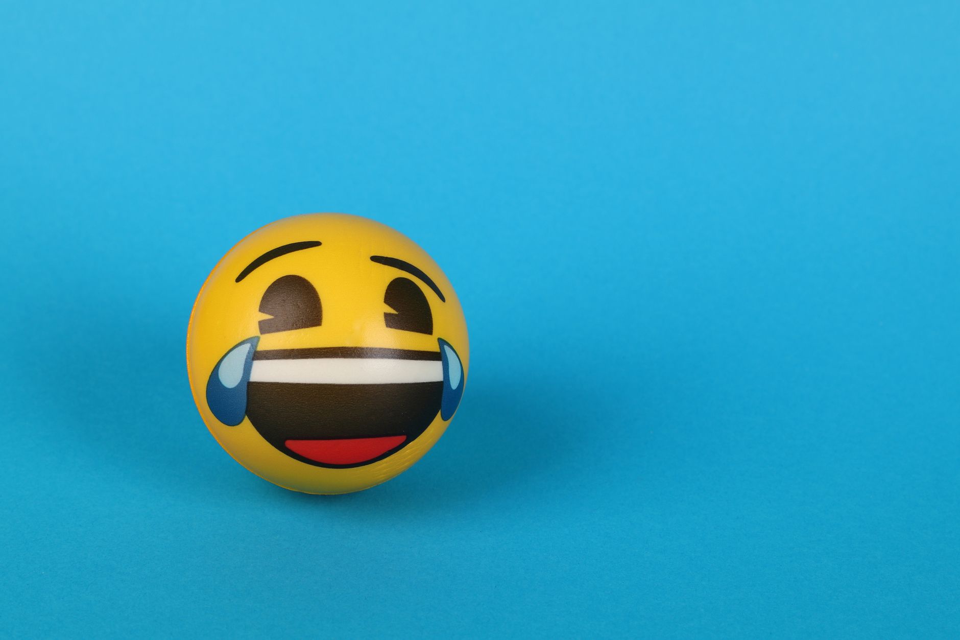 A graphic illustrating the types of humor effective in debates, such as anecdotes and self-deprecating humor. — humor in…