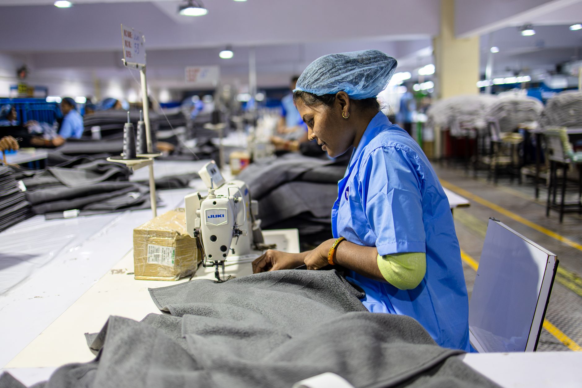 An infographic comparing labor practices in fast fashion vs ethical brands. — fashion industry debate