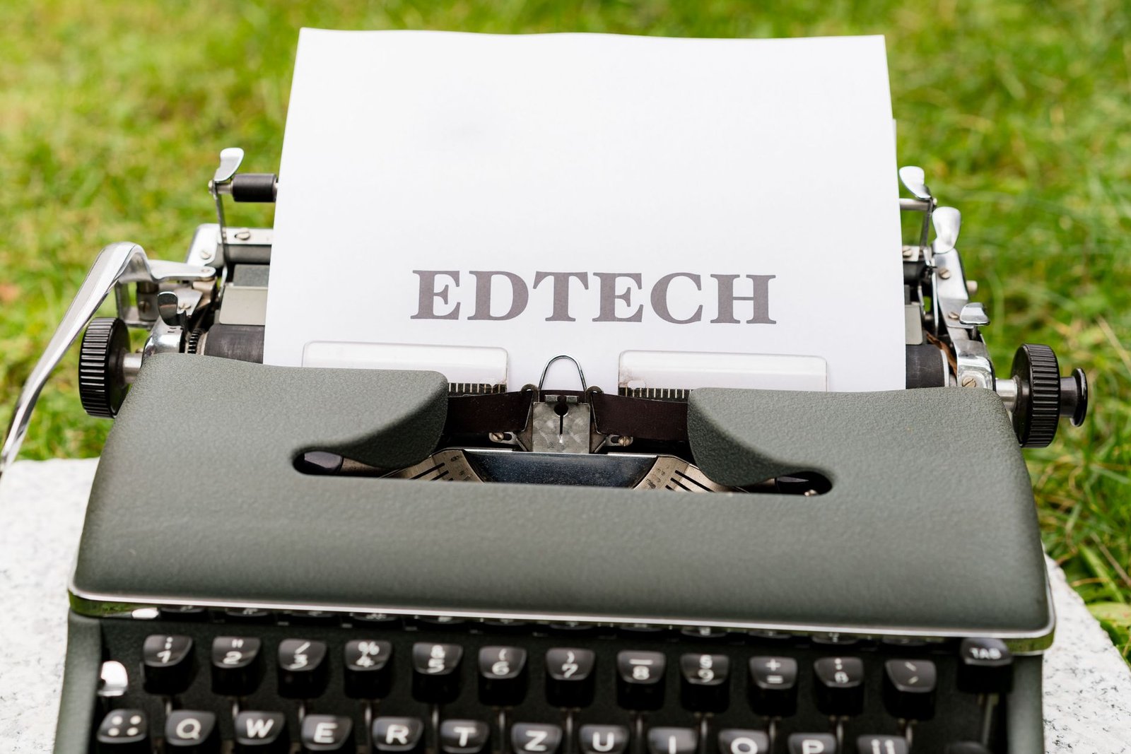 A chart comparing traditional teaching methods with tech-enhanced methods in the context of the edtech debate