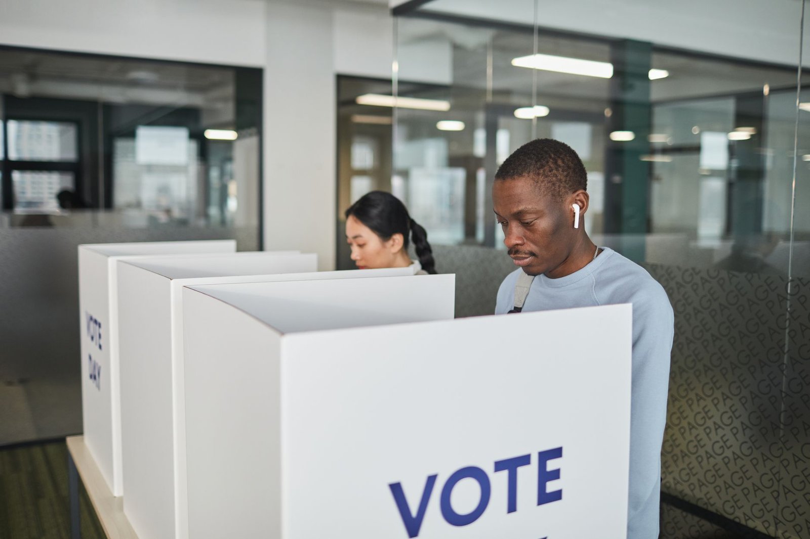 A chart illustrating voter turnout rates in various democratic countries, relevant to the democracy debate.