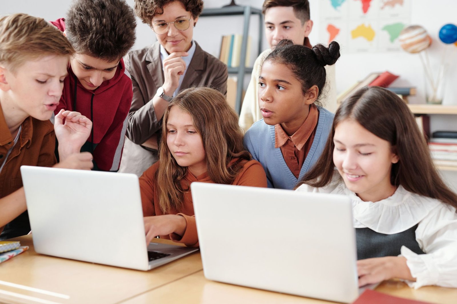 A classroom setting where students engage in project-based learning, showcasing alternative assessment methods. — educat…