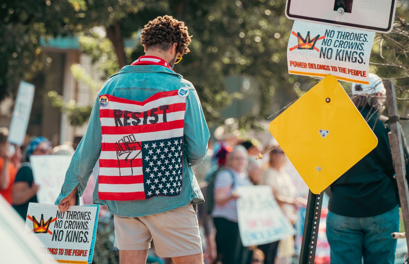An infographic illustrating the impact of civil discourse on democracy. — debate and democracy