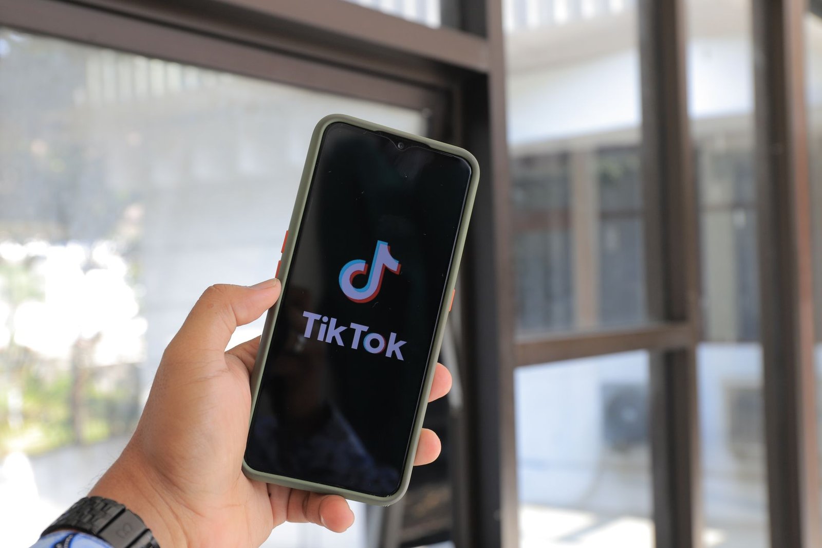 Finding a Middle Ground in the TikTok Ban Debate