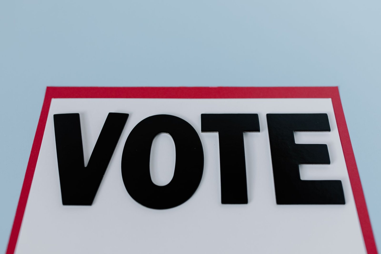 An infographic showing countries with mandatory voting laws