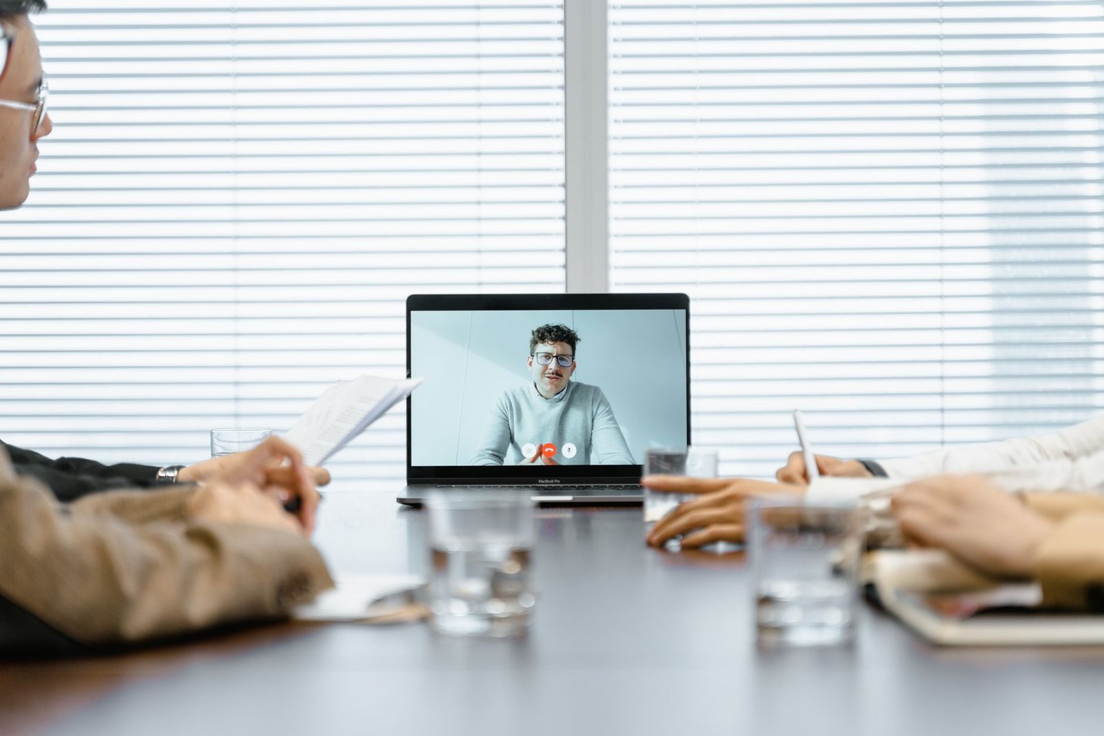 A virtual team meeting in progress, showcasing remote collaboration tools. — remote work