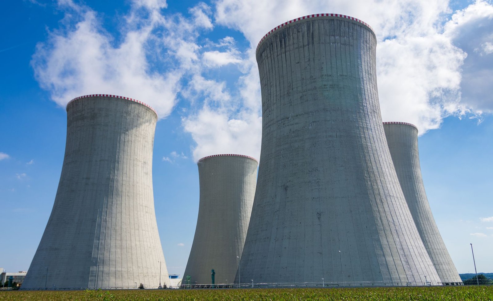 An infographic comparing nuclear energy with renewable energy sources in the context of the nuclear energy debate.